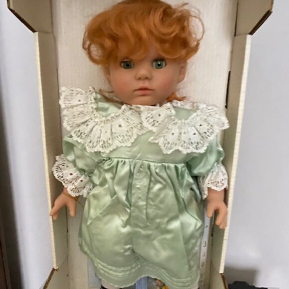 NIB Vintage 1992 German Lissi Puppin Vinyl Doll - Emma - Signed - COA - Picture 1 of 9